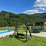 Siedlisko Lesnica - Caloroczne Chalet *