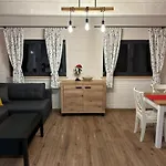 Siedlisko Lesnica - Caloroczne Chalet *