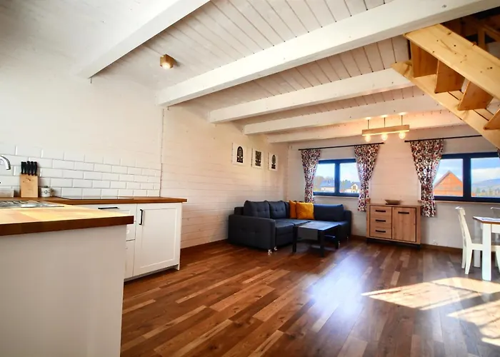 Siedlisko Lesnica - Caloroczne Chalet *