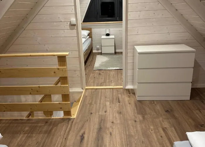 Siedlisko Lesnica - Caloroczne Chalet *